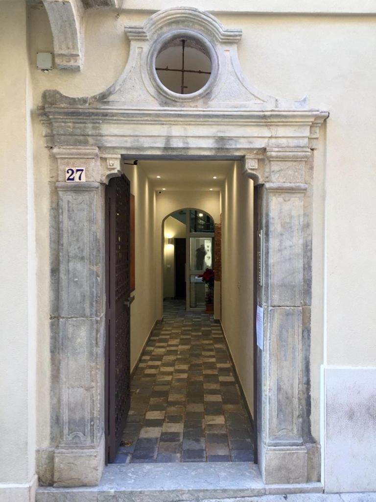 Della Cuba Vacanze Trapani Historic Center Extérieur photo